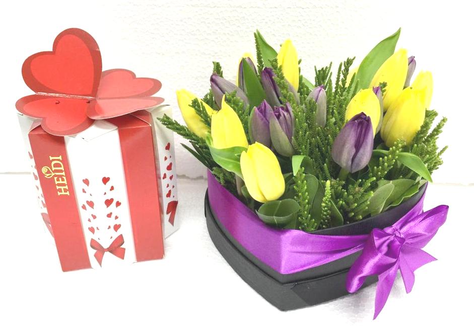 Caja Corazón de 20 Tulipanes y Bombones Heidi Bouquet 140grs